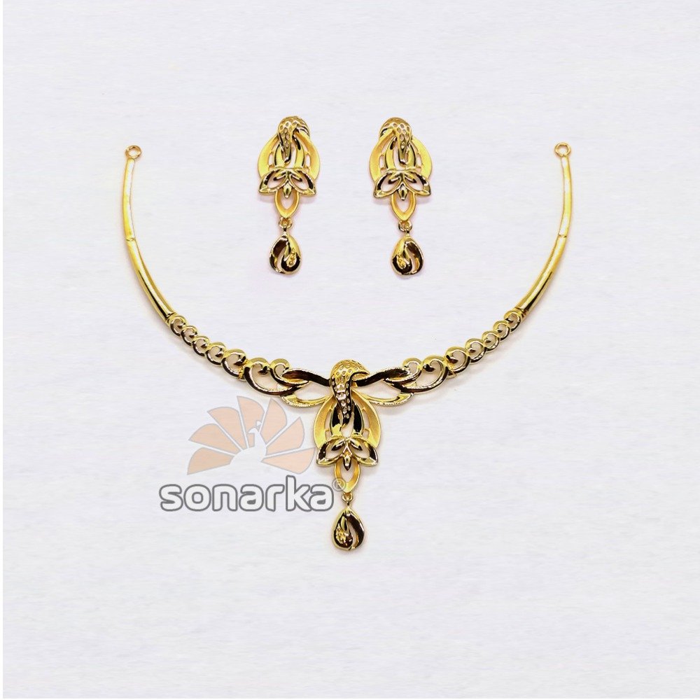 22k-Light-Weight-Gold-Necklace-Set-Design